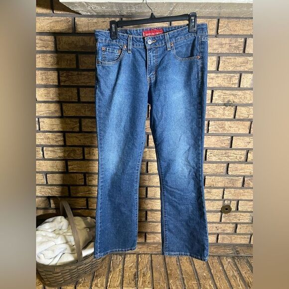 Levi’s   - Picture 1 of 5